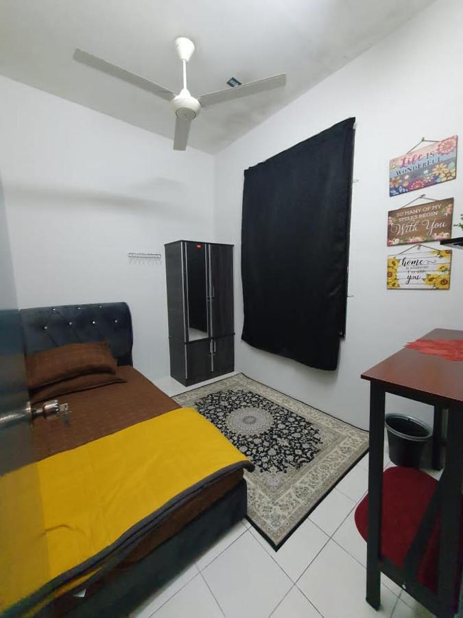 Lh Alisha Homestay Wangsa Mewangi Gua Musang Eksteriør bilde